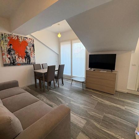 Essential Apartment Сесто Сан Джовани Екстериор снимка