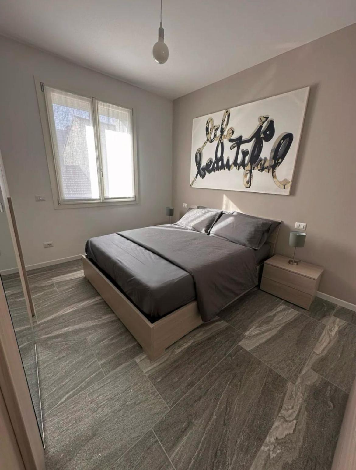 Essential Apartment Сесто Сан Джовани Екстериор снимка