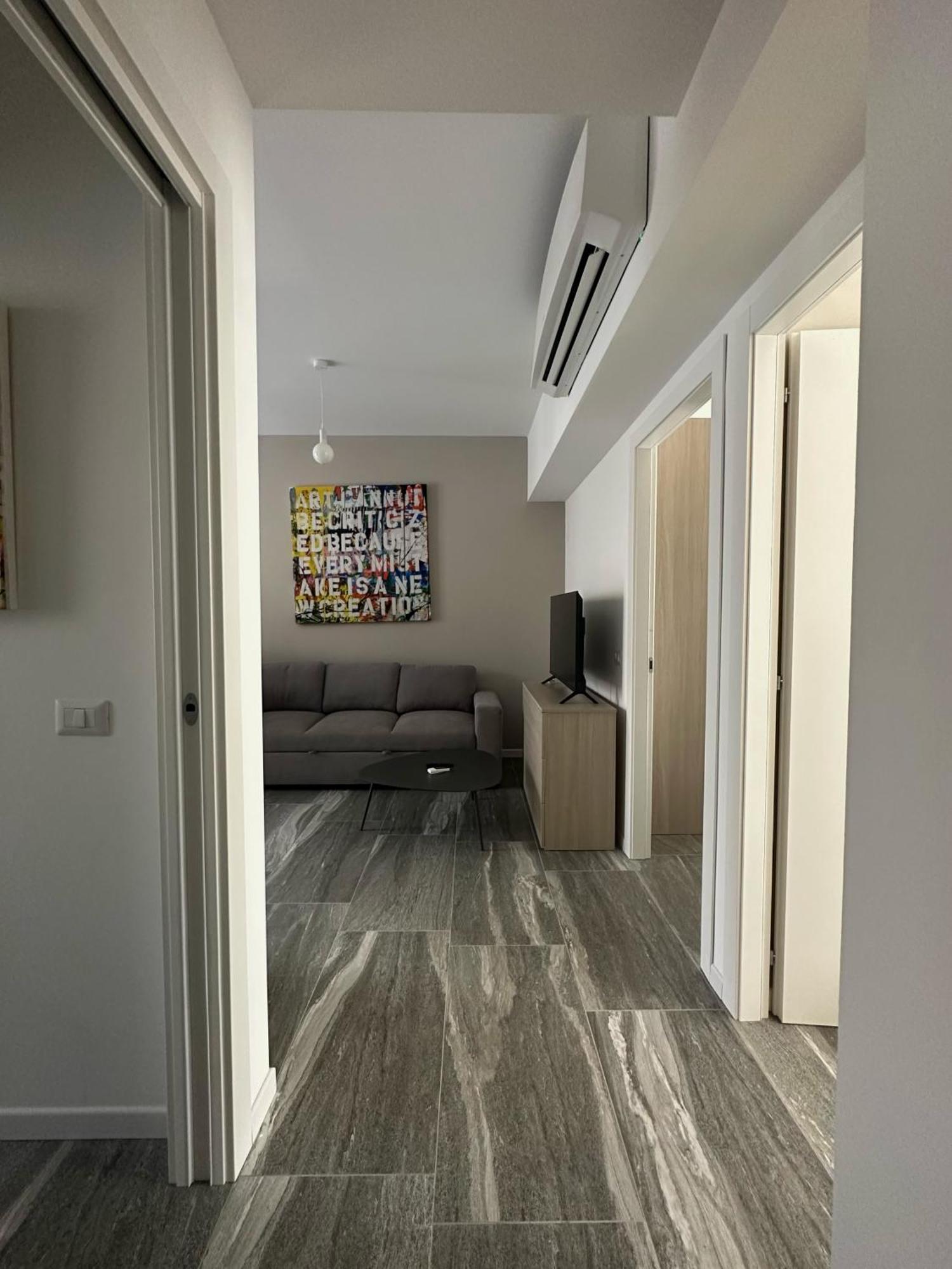 Essential Apartment Сесто Сан Джовани Екстериор снимка