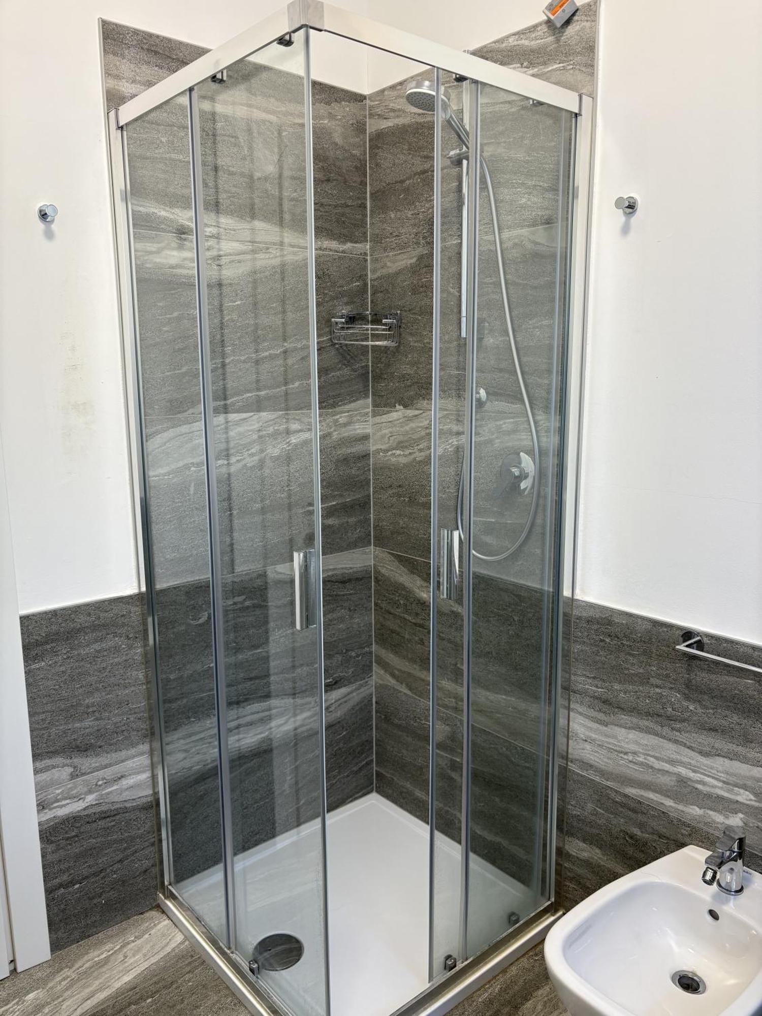 Essential Apartment Сесто Сан Джовани Екстериор снимка