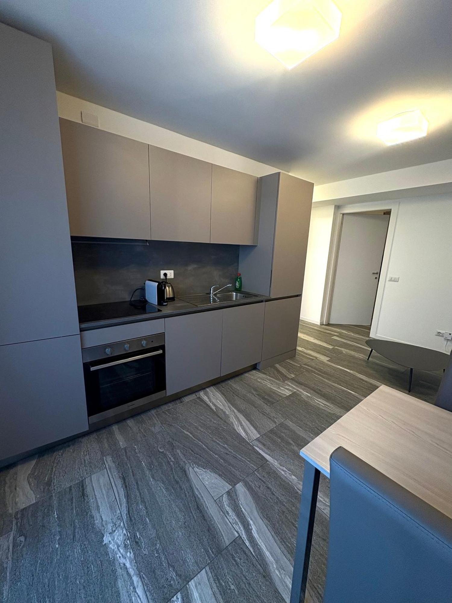 Essential Apartment Сесто Сан Джовани Екстериор снимка