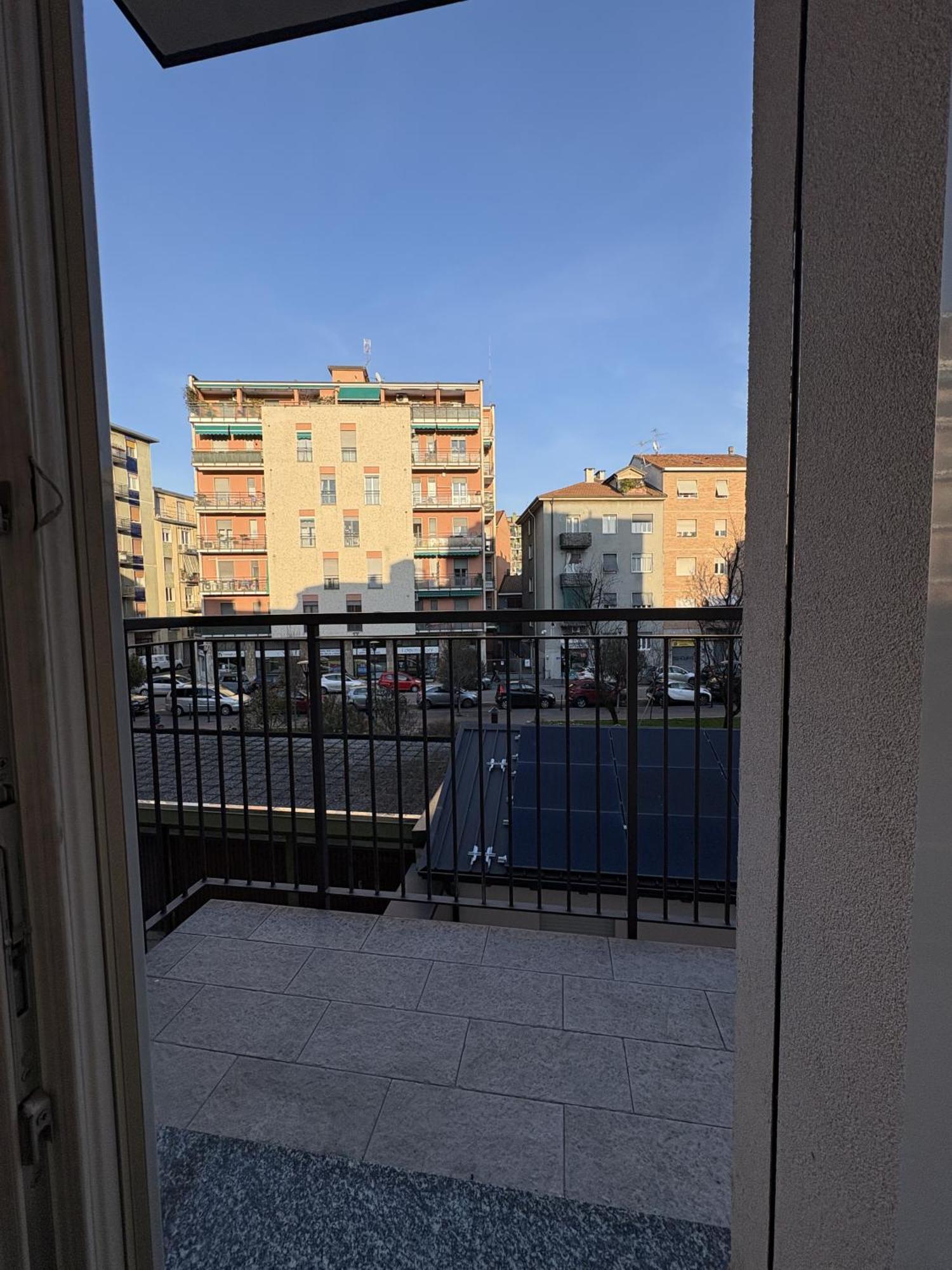 Essential Apartment Сесто Сан Джовани Екстериор снимка