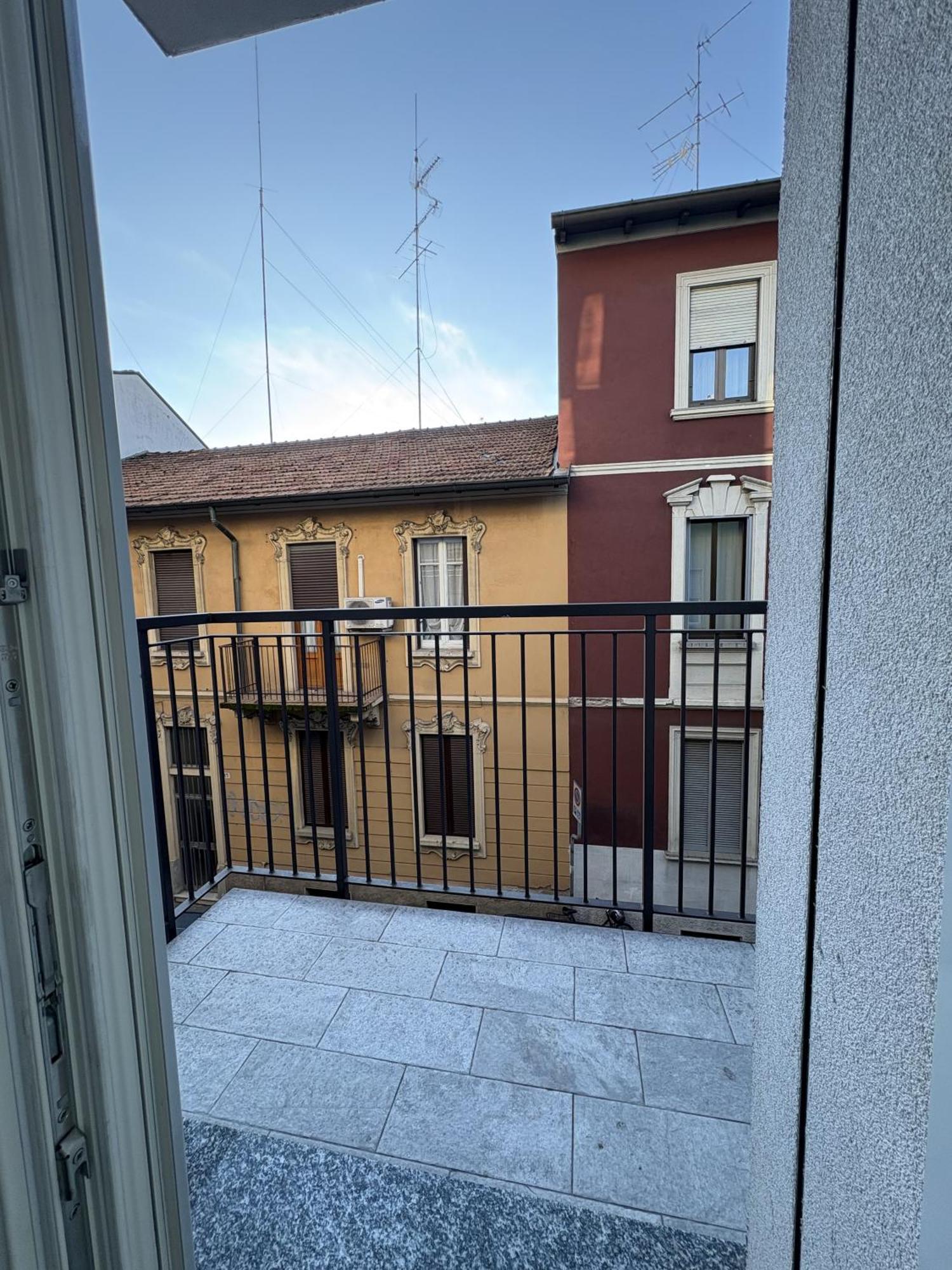 Essential Apartment Сесто Сан Джовани Екстериор снимка