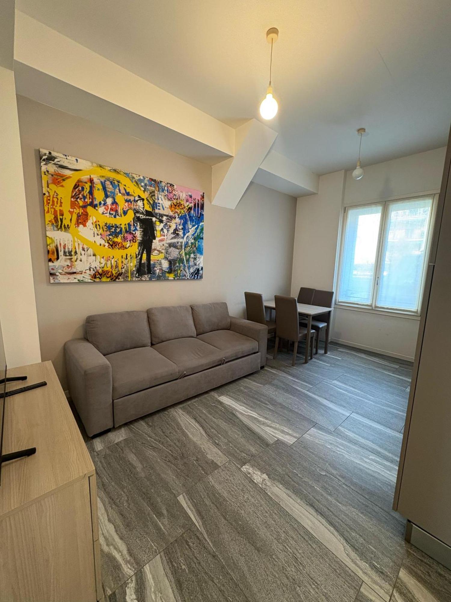 Essential Apartment Сесто Сан Джовани Екстериор снимка