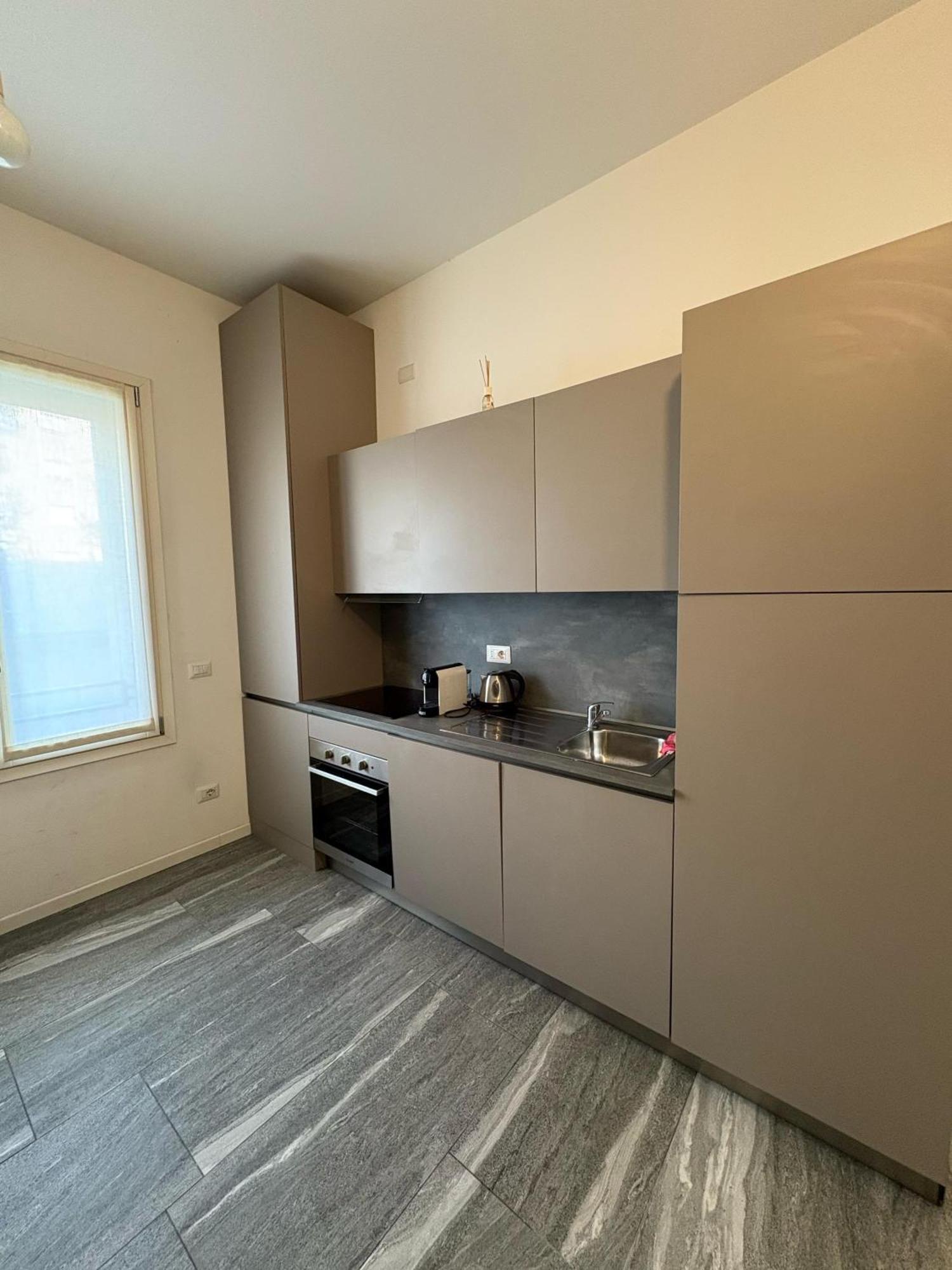Essential Apartment Сесто Сан Джовани Екстериор снимка