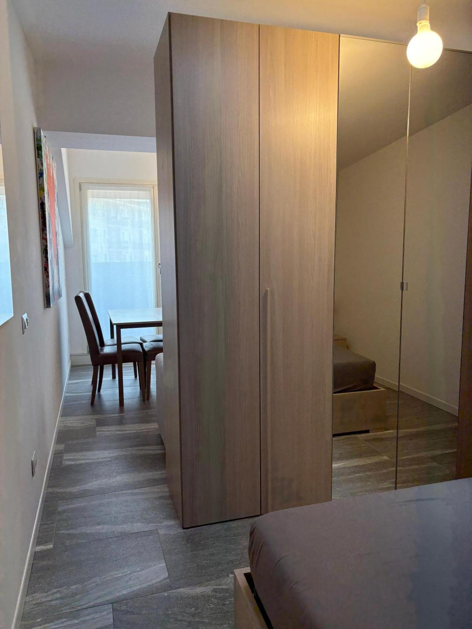 Essential Apartment Сесто Сан Джовани Екстериор снимка