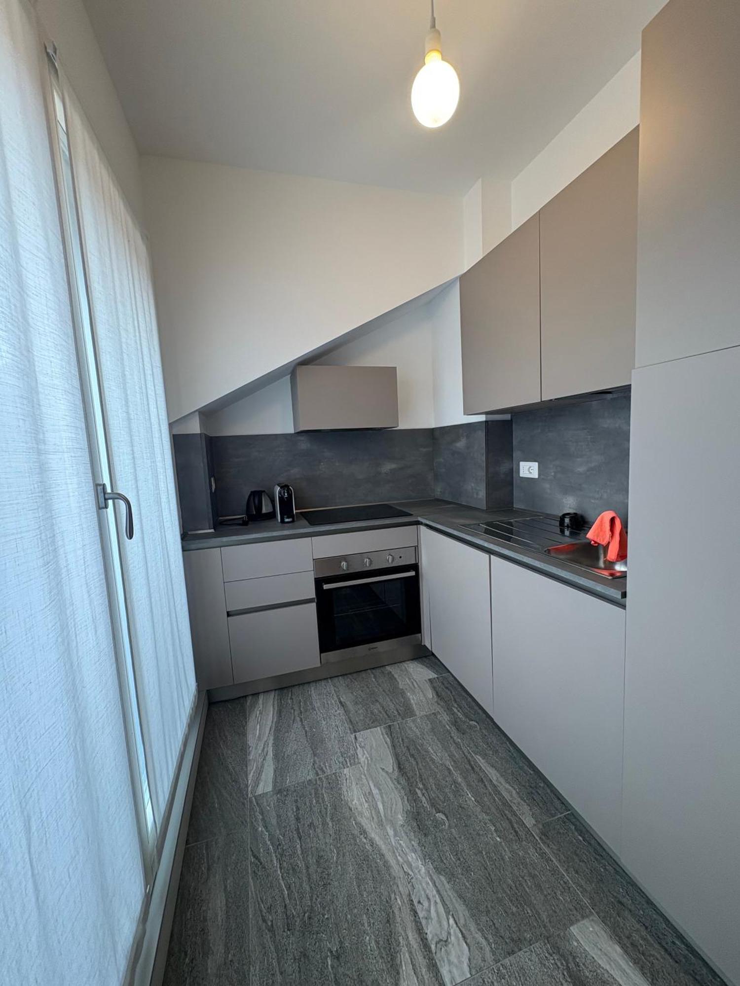 Essential Apartment Сесто Сан Джовани Екстериор снимка