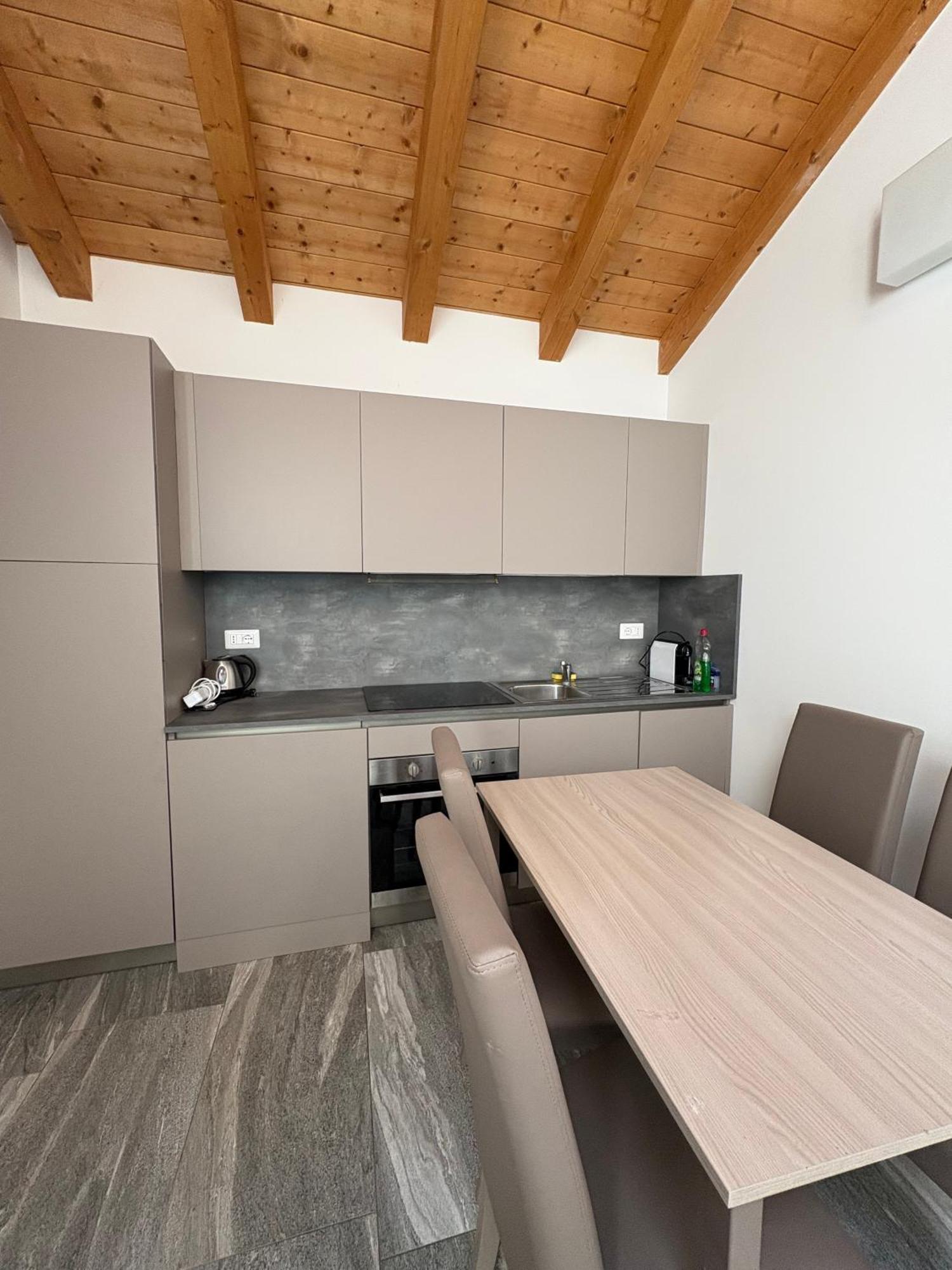 Essential Apartment Сесто Сан Джовани Екстериор снимка