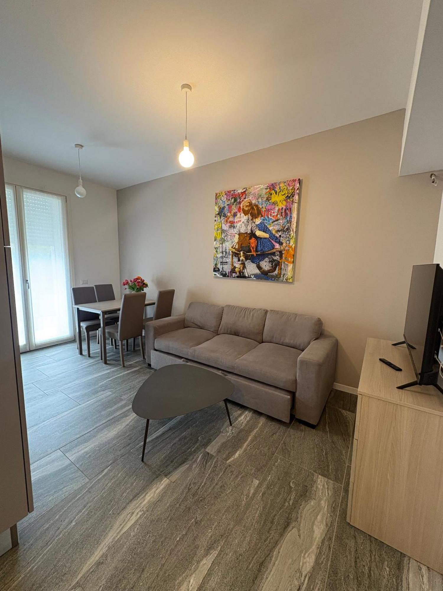Essential Apartment Сесто Сан Джовани Екстериор снимка