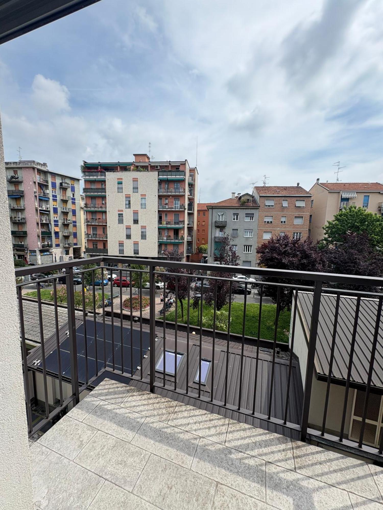 Essential Apartment Сесто Сан Джовани Екстериор снимка