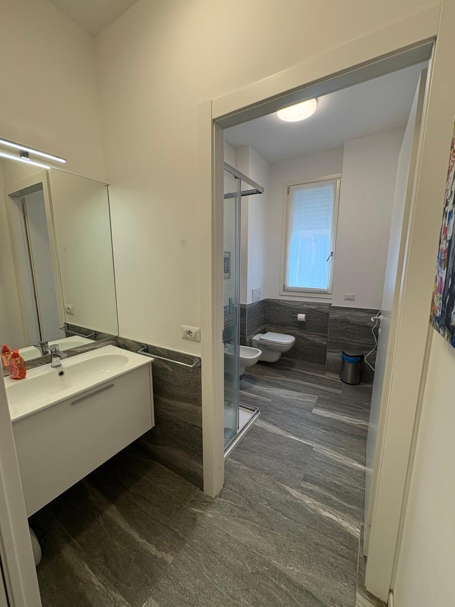 Essential Apartment Сесто Сан Джовани Екстериор снимка